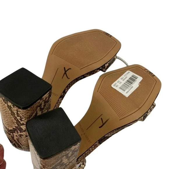 Chelsea & Violet Tara Snake Print Block Heel Sandal 6 NWT - Picture 8 of 12
